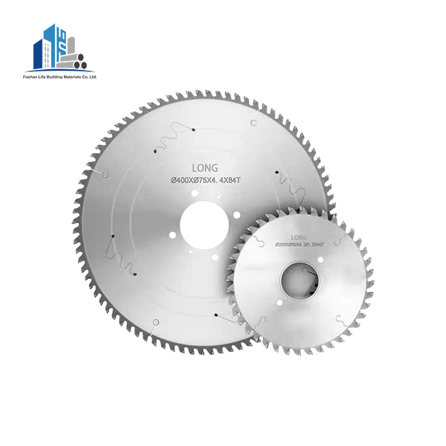 wood cutting saw blade with carbide teeth