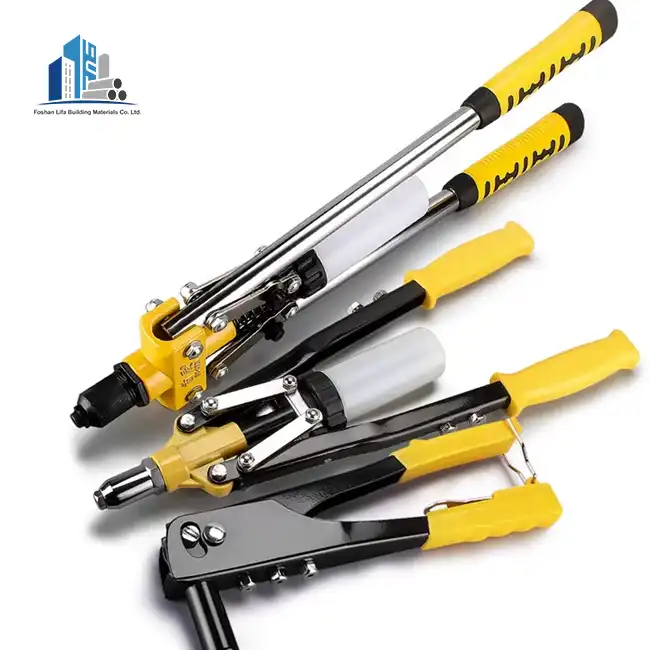 Ручной заклепочник